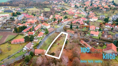 Prodej stavebního pozemku  1940 m² - Doubravčice