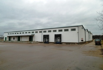 Rent: storage up to 4,000 m2 - an industrial area near the exit of the D8 (Klíčany near Prague)