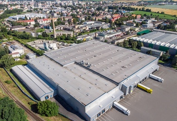 Wir bieten die Vermietung eines modernen Logistikzentrums in Opava an.