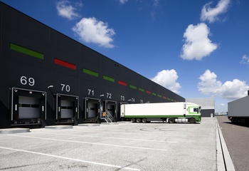 Rental of warehouse and production space - Všechromy