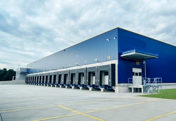 Prenájom skladu so službami, uskladnenie paliet, Lozorno / Lease of a warehouse with services, storage of pallets, Lozorno