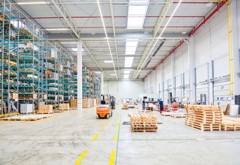 Lease of a modern logistics warehouse with services in a strategic location in Jenč near Prague near Václav Havel Airport.