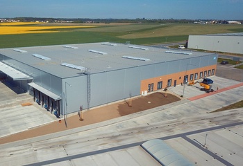 Lease of a new logistics warehouse with services at a strategic location in Mladá Boleslav - Bezděčín D10 / E65.