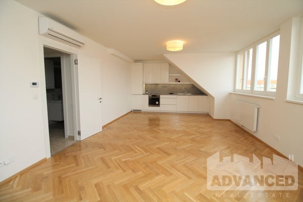 Flat for rent, 1 bedroom (77 m2) with terrace (10m2)
