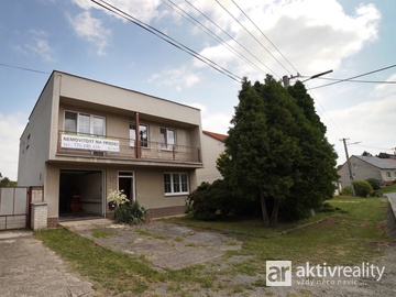 Prodej velkého rodinného domu se zahradou a dílnou, město Miroslav, okr. Znojmo