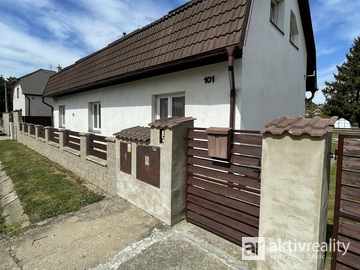 Pronájem byty 1+1, 70 m² - Břežany II, okres Kolín