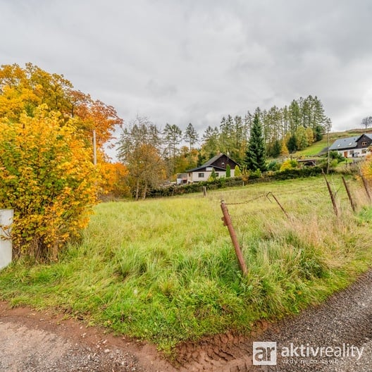 Stavební pozemek s platným stavebním povolením - Trutnov, Na Dvoračkách