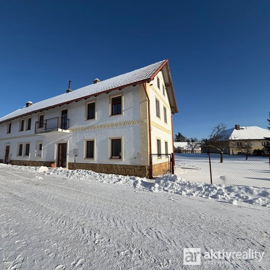 Zemědělská usedlost Březinka – Kokořín, 9 289 m² pozemků, dům + hospodářské budovy