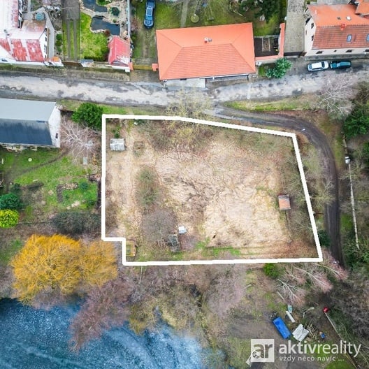 Stavební pozemek 1 755 m2, Hostín u Vojkovic