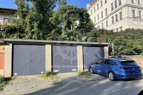 Prodej garáže s nabíjecí stanicí pro elektromobily,  21 m² - Brno-Žižkova ulice