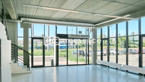 Pronájem obchodních a skladovacích prostor