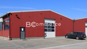 Pronájem skladové haly s kancelářským zázemím