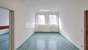 Pronájem kanceláří v blízkosti D1 s parkováním, 60m2