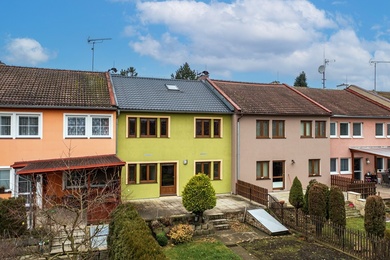 Prodej řadového rodinného domu s garáží, 180m2,  pozemek 284 m² - Libochovice, Ev.č.: 00160