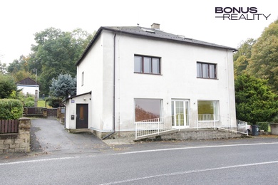 Prodej rodinného domu s komerčním prostorem a pozemkem o výměře 1061 m2 - Kamenický Šenov, Ev.č.: 00071
