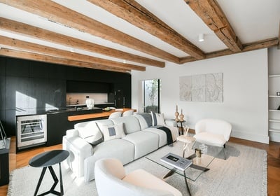 Prodej exkluzivního bytu 3+kk s nadčasovým designem v srdci Karlína – 138 m².