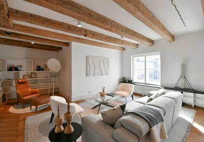 Prodej exkluzivního bytu 3+kk s nadčasovým designem v srdci Karlína – 138 m².