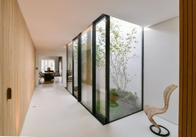 Prodej exkluzivního bytu 3+kk s nadčasovým designem v srdci Karlína – 138 m².