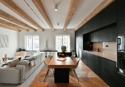 Prodej exkluzivního bytu 3+kk s nadčasovým designem v srdci Karlína – 138 m².