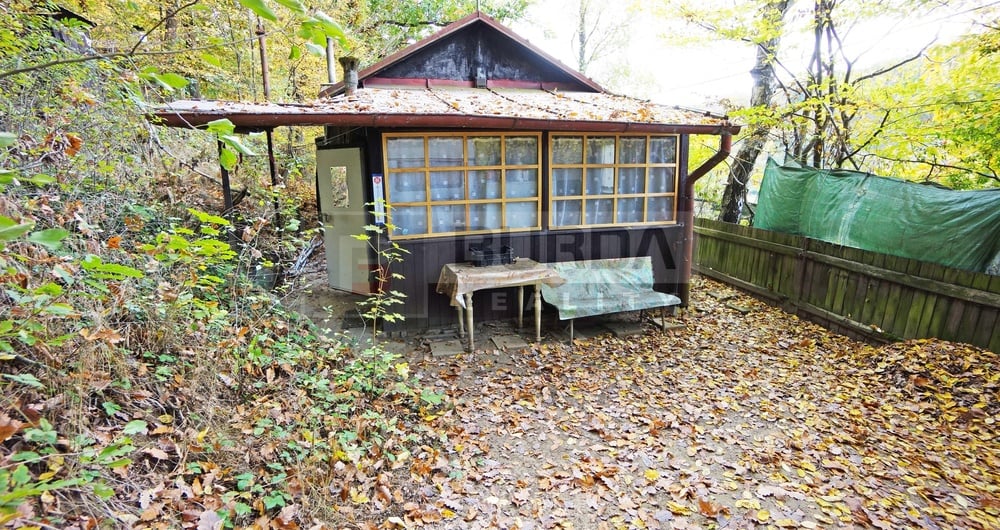 Chata 2+1 u Sázavy na vlastním pozemku, 399 m2, Kaliště u Ondřejova, okres Praha – východ