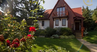 Rodinný dům 6+1 s terasou a zahradou, Brandýs nad Labem