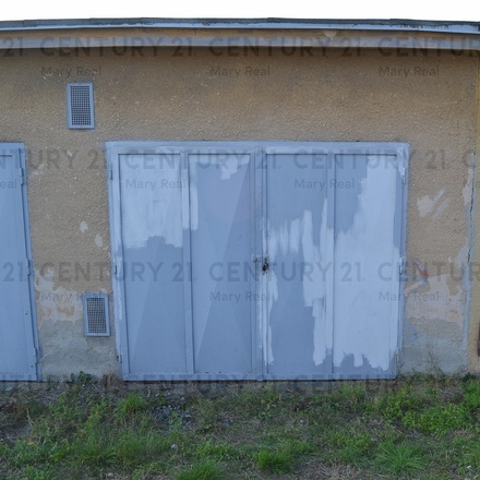 Družstevní garáž v Suchém Vrbném - Slaměný dvůr.