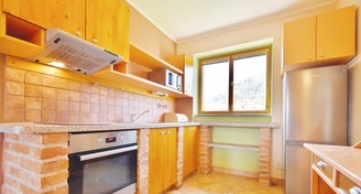 Prodej pěkného bytu 2+1 58 m² - se zahrádkou - Tišnov, ul. Drbalova
