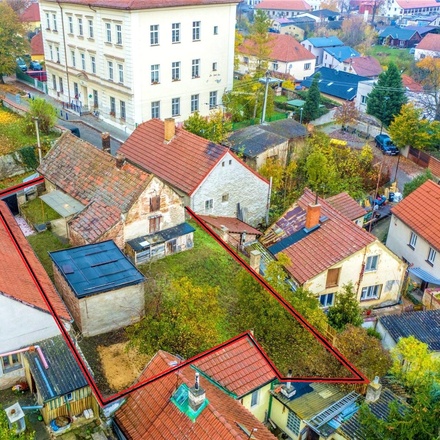 Prodej stavby k rekonstrukci, pozemek 309 m2, garáž, Praha východ - Líbeznice