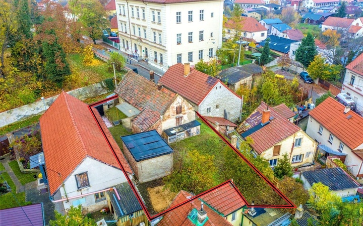 Prodej stavby k rekonstrukci, pozemek 309 m2, garáž, Praha východ - Líbeznice