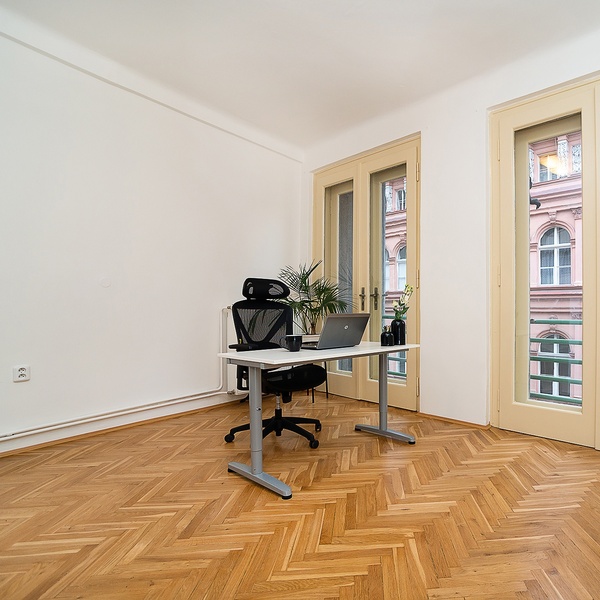 Nově zrekonstruované kanceláře - 125 m², 4 místnosti + kuchyňka, Perlová Praha 1 - Staré Město metro Můstek