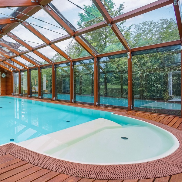 Luxusní dům s krytým bazénem a wellness - relax zónou