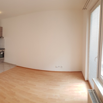 Prodej bytu 1+kk, 30m² - Praha - Zličín, Sazovická 13