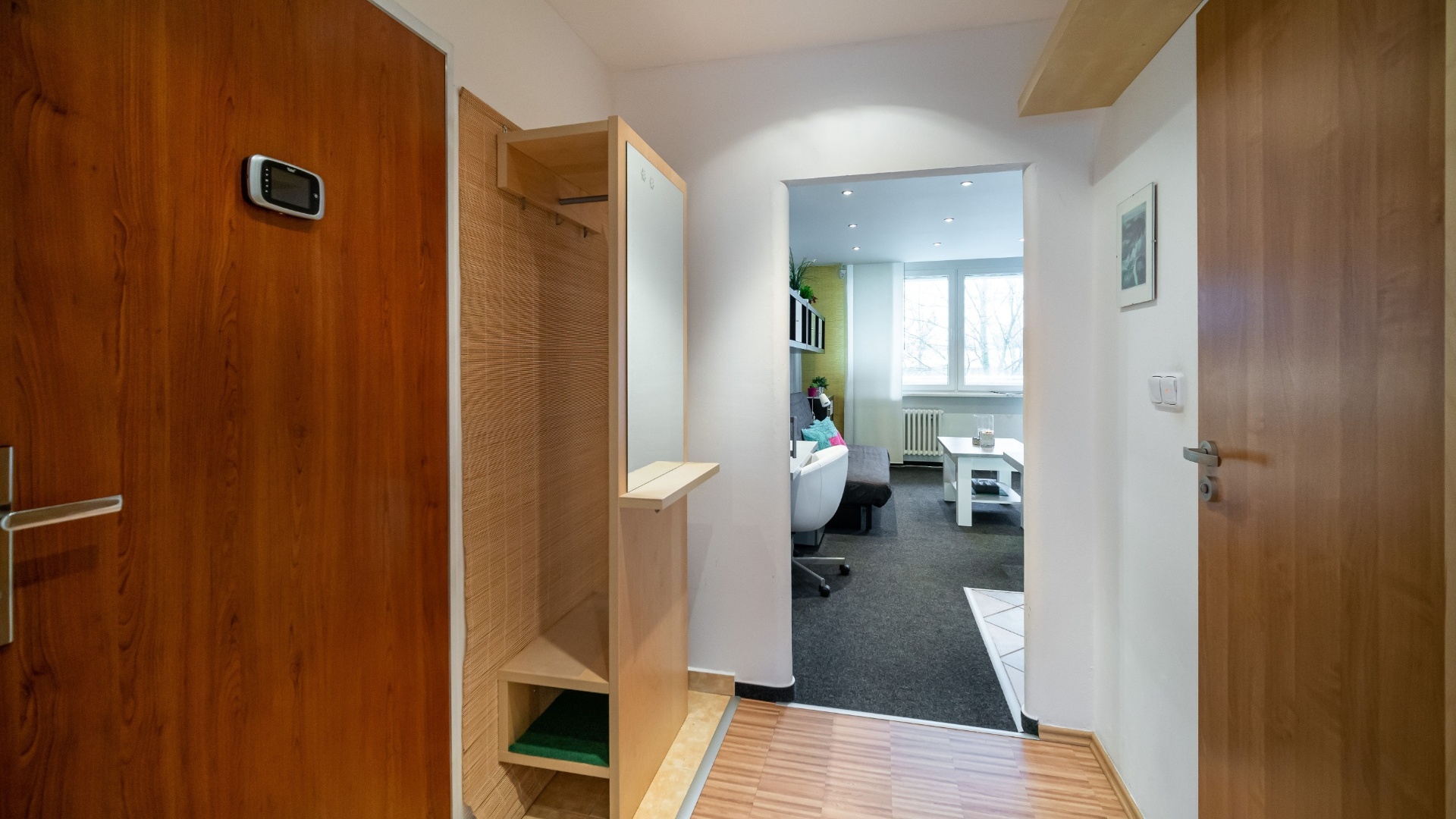 Prodej zrekonstruovaného bytu 2+kk, 45,3m² s prosklenou lodžií 3,2 m2 - Praha - Hlubočepy