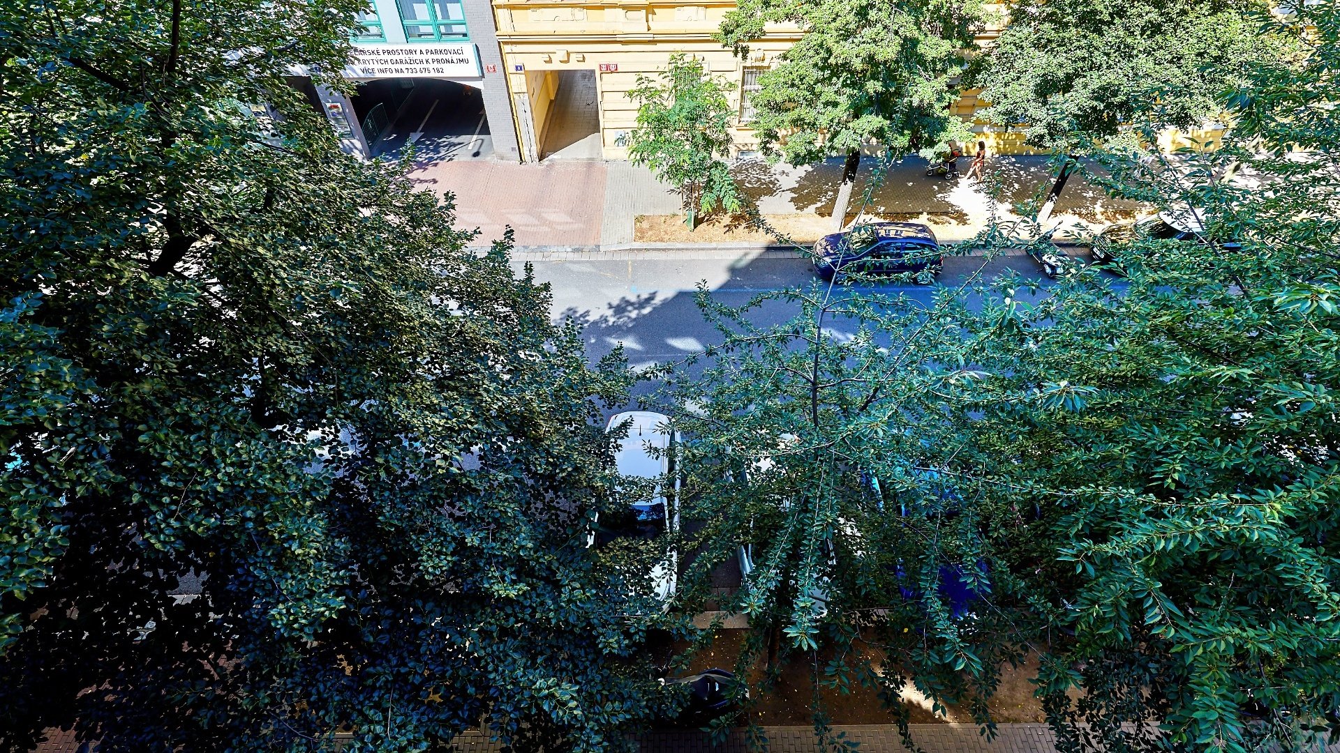 Pronájem bytu 2 + kk s parkovacím stáním, Na Maninách, Praha 7