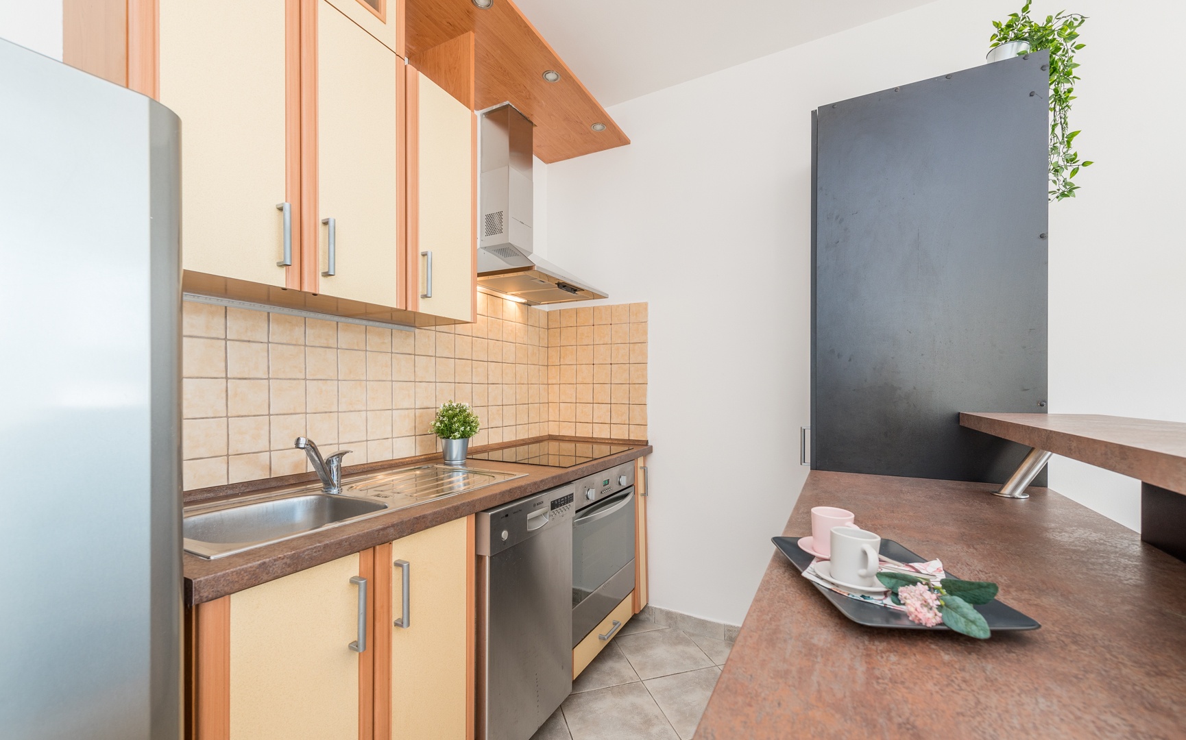 Pronájem bytu 2+kk (43 m² + 7 m² balkon) s garážovým stáním a sklepem - Praha - Letňany