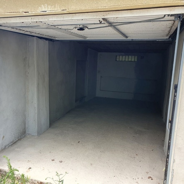 Pronájem garáže, 17 m2, Kobylisy