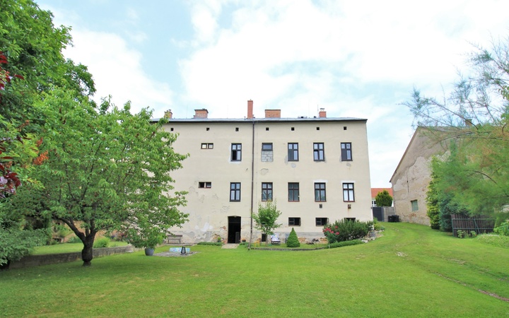 Nájemní dům Ostrovačice, náměstí Viléma Mrštíka, užitná plocha domu cca 803 m2