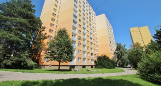 Prodej bezbariérového bytu 1+kk s orientací na východ, výměra 25m², 4. patro s výtahem, Brno – Řečkovice, Horácké náměstí 8.