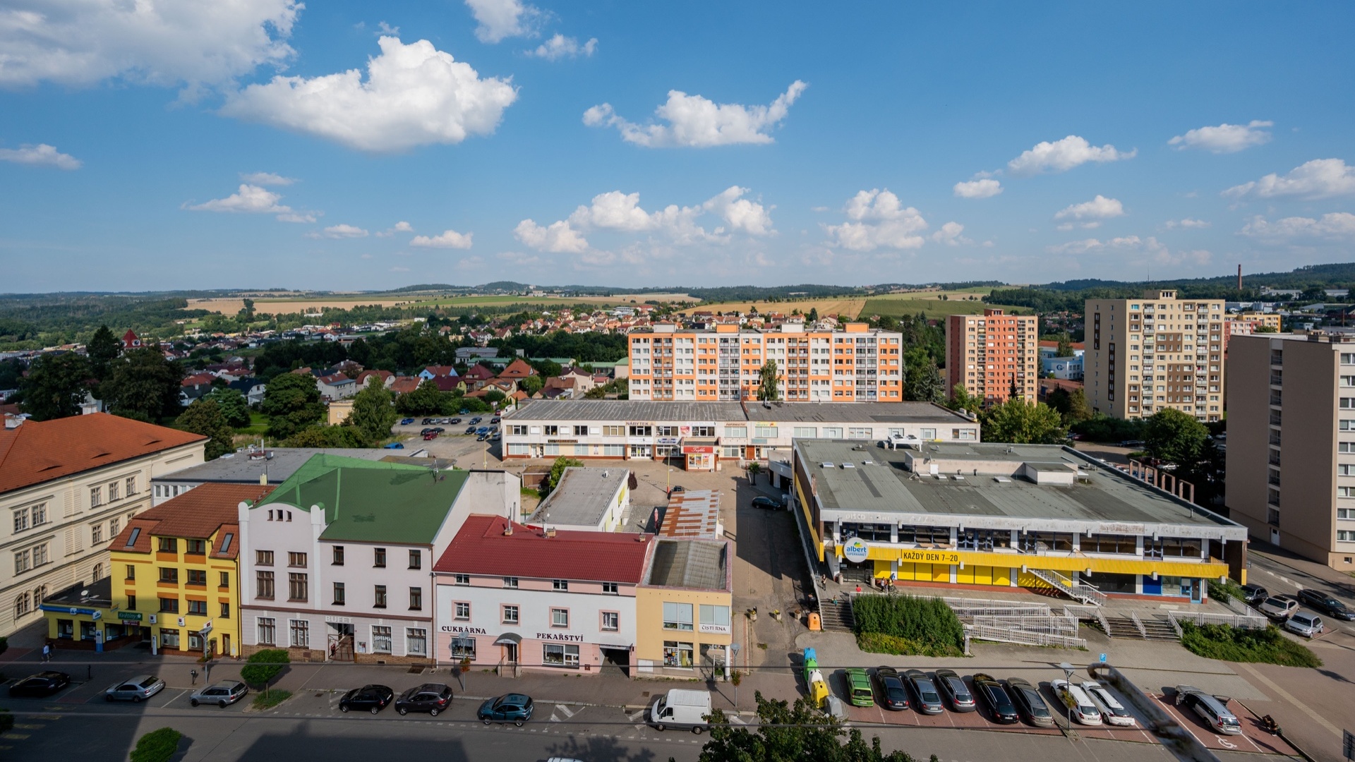Prodej bytu po částečné rekonstrukci, 2+1, 52m² - Vlašim - Komenského ul.