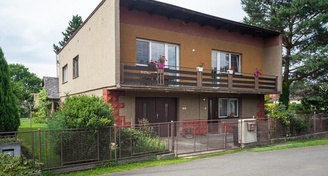 Prodej rodinného domu s udržovanou zahradou, garáží, balkonem, v obci Dolní Lutyně - Věřňovicích