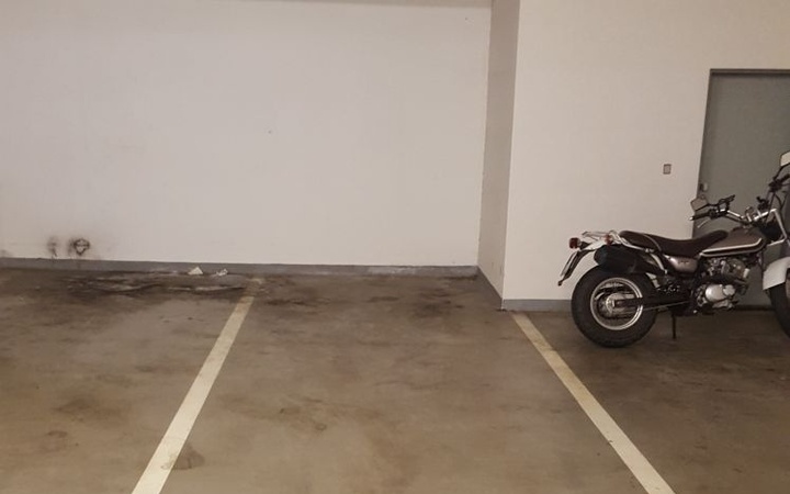 Pronájem garážového stání u Anděla, 16 m², Praha, Smíchov