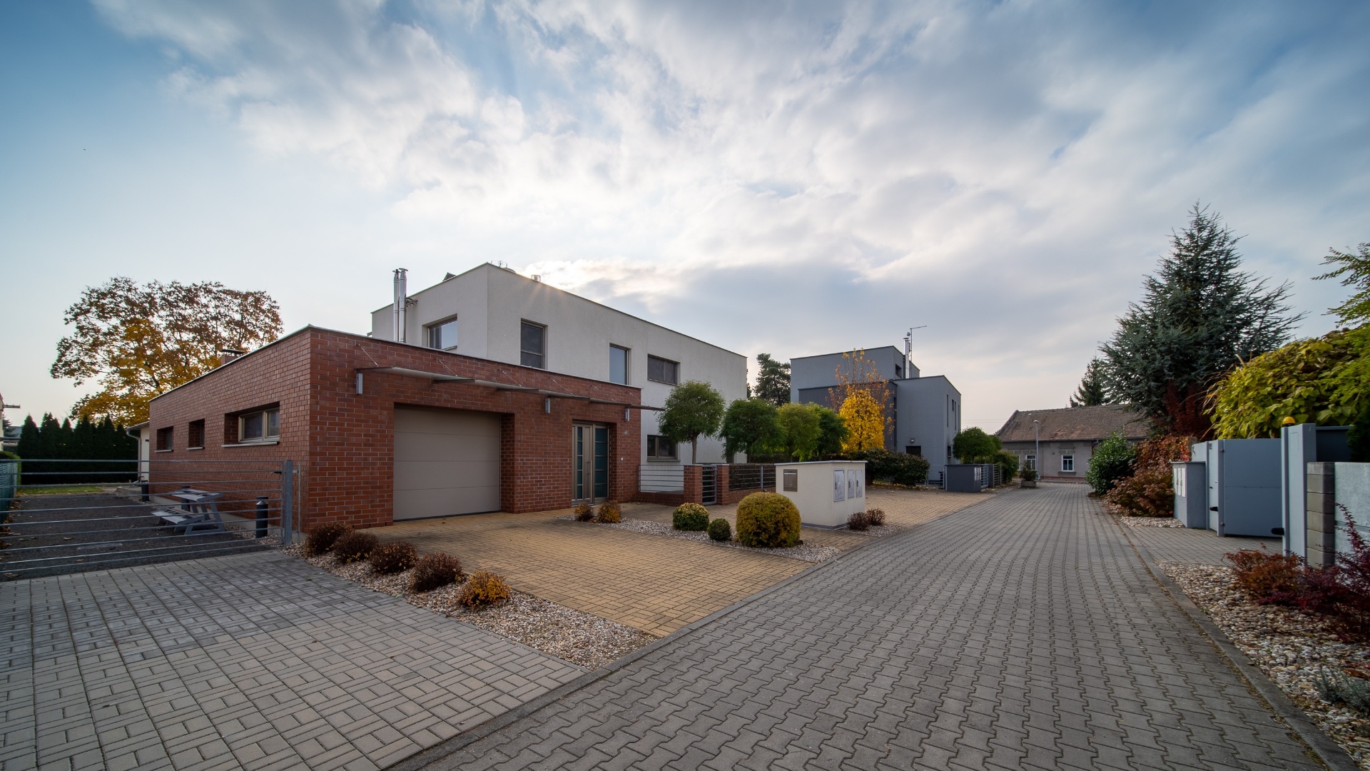 Prodej rodinné vily 210,4 m² s garáží a bazénem, Pardubice - Rosice