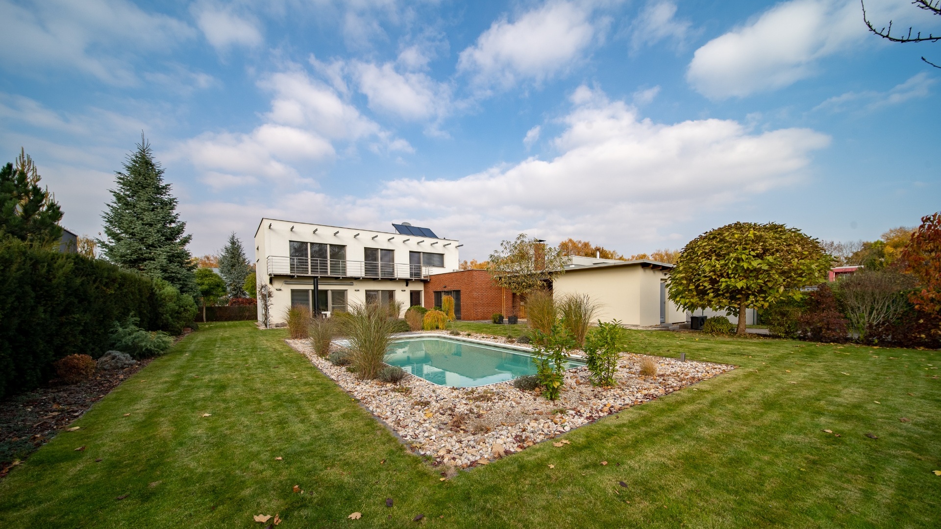 Prodej rodinné vily 210,4 m² s garáží a bazénem, Pardubice - Rosice