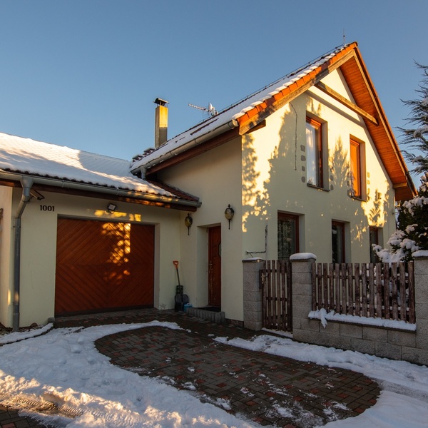 Prodej pěkného rodinného domu 190m2 Sulice - Hlubočinka s garáží a zimní zahradou