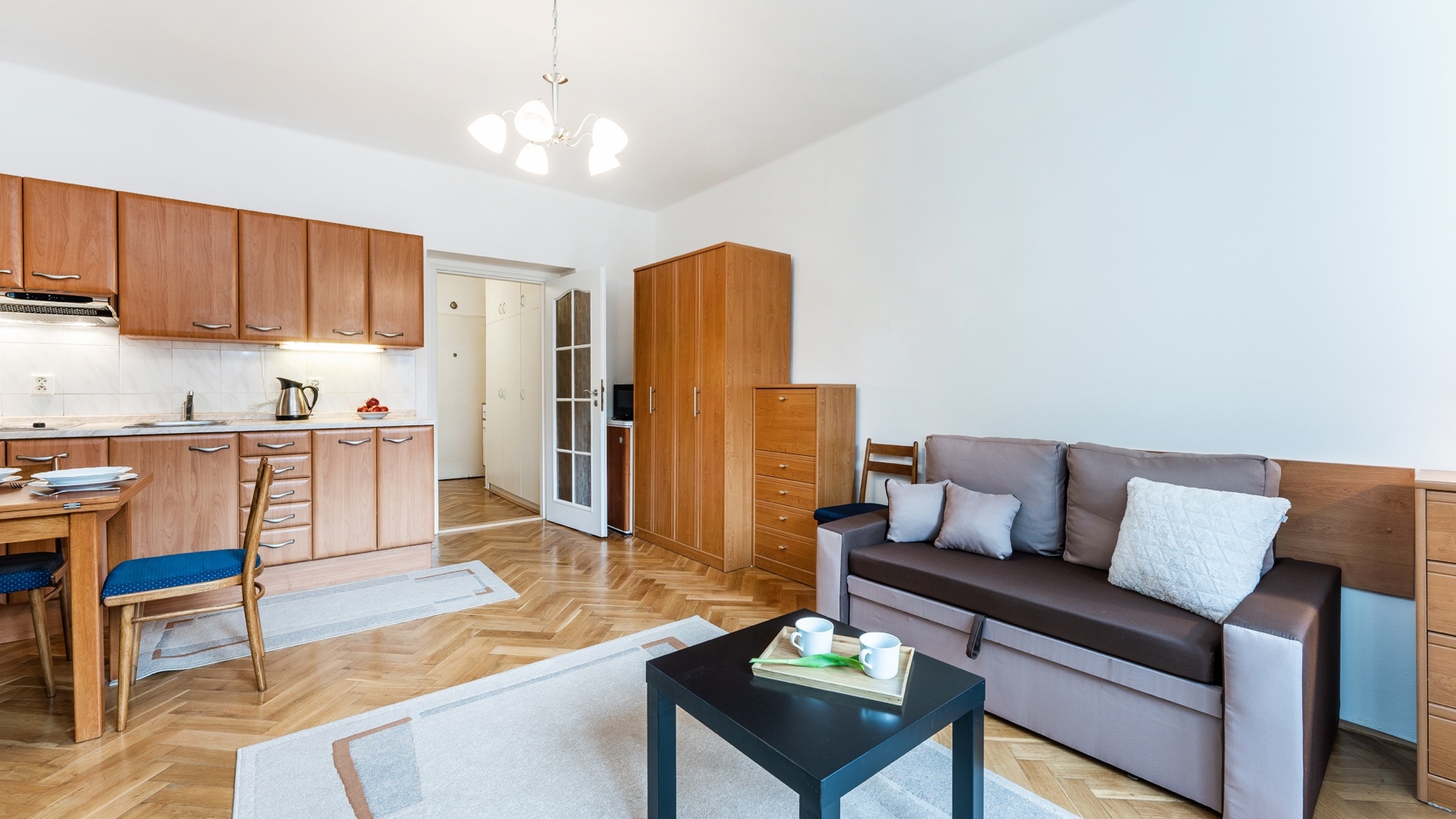Pronájem zrekonstruovaného bytu 1+kk, 28 m² Praha 4 Podolí