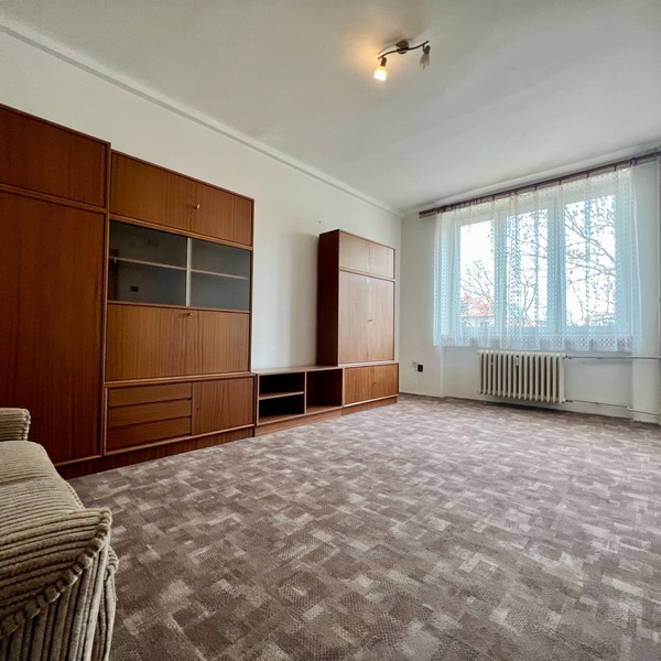 Prodej bytu v původním stavu 1+1 (38 m2), lokalita Praha - Strašnice
