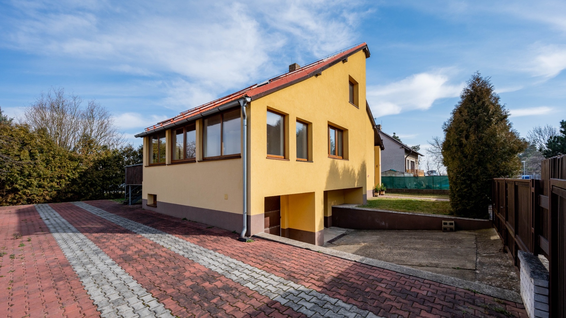 Prodej RD Zlatníky- Hodkovice,  345 m², pozemek 590 m²