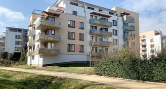 Slunný byt 3+kk, 83 m2, s garážovým stáním a balkonem - Praha, Čakovice