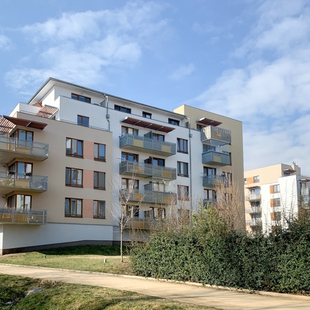 Slunný byt 3+kk, 83 m2, s garážovým stáním a balkonem - Praha, Čakovice