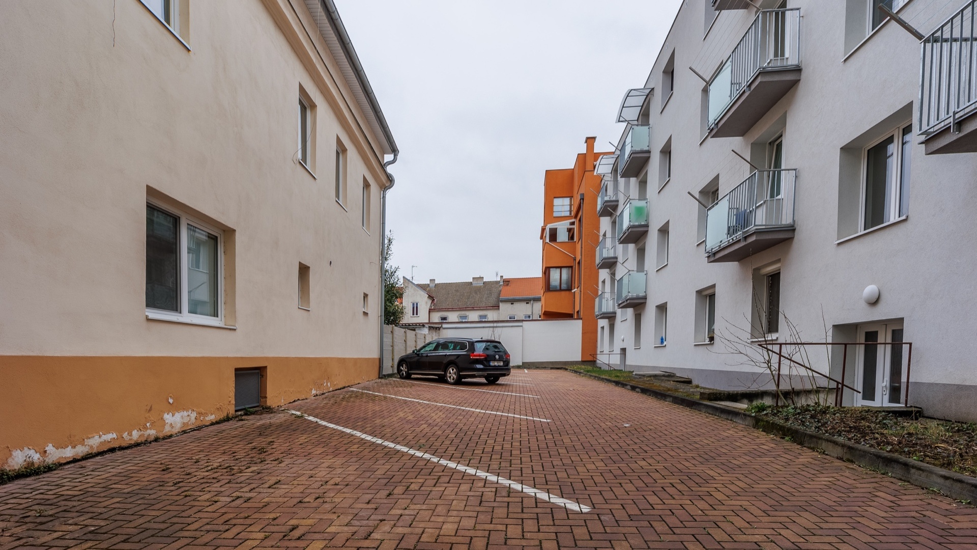 Pronájem bytu 1+kk, 37 m² - Znojmo, Sokolská